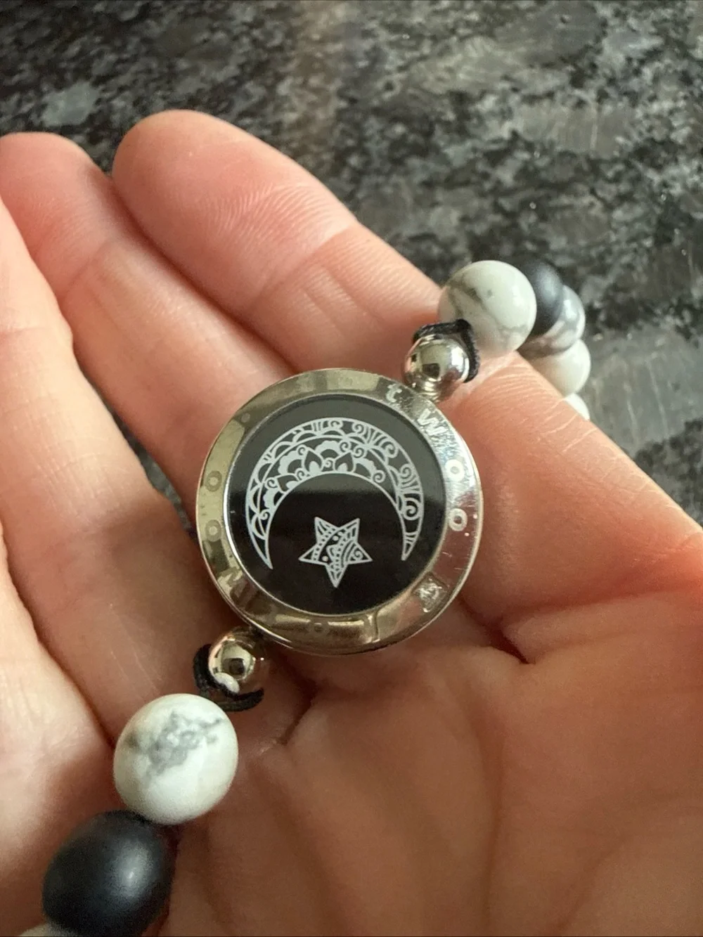 Totwoo Bluetooth Connect to Love Adjustable-Onyx+White Stone-Moon Star Bracelet